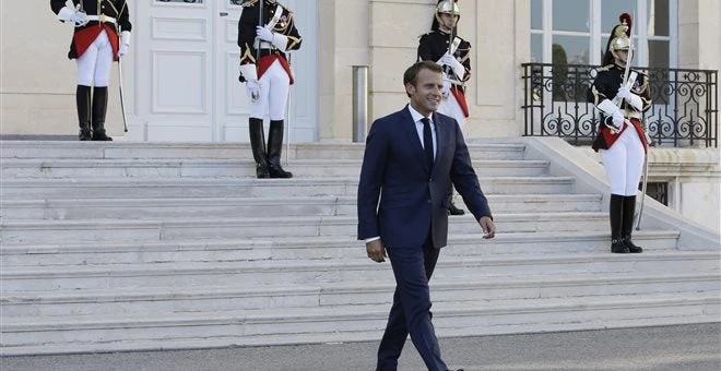 Σε «ελεύθερη πτώση» η δημοτικότητα του προέδρου Μακρόν